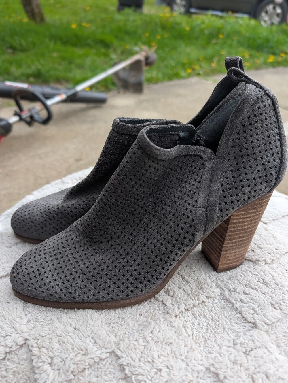 Vince Camuto Gray Leather Heeled Booties Size 10